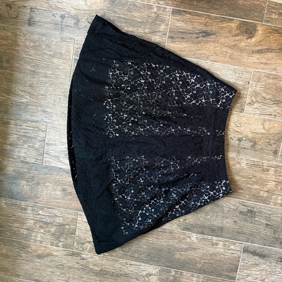 Talbots Petite black and cream skirt! - Picture 1 of 3